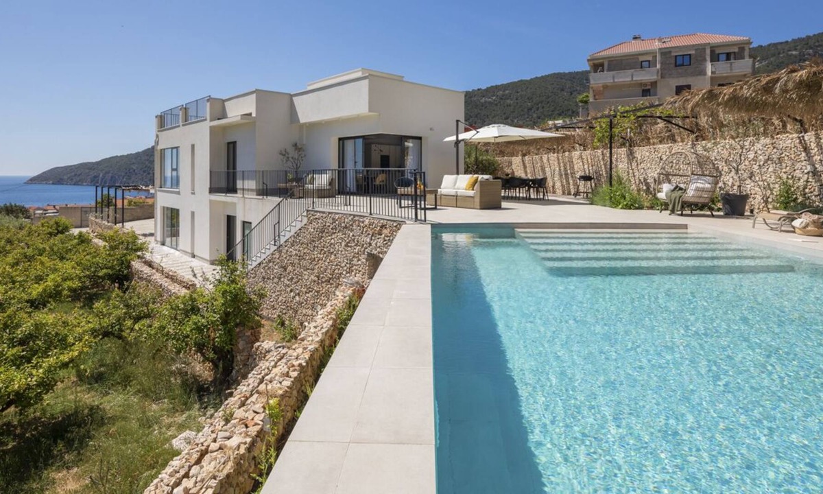 Komiza Villa | Villa Vendi - Four Bedroom Villa, Sleeps 8