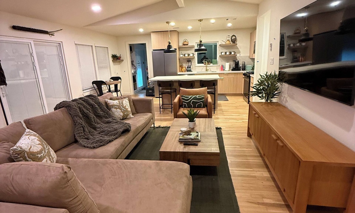 Rio Vista House | VILLA VERDE WALKING DISTANCE TO RIVERn~Rio Vista Lovely 3 bd room~ SMTX