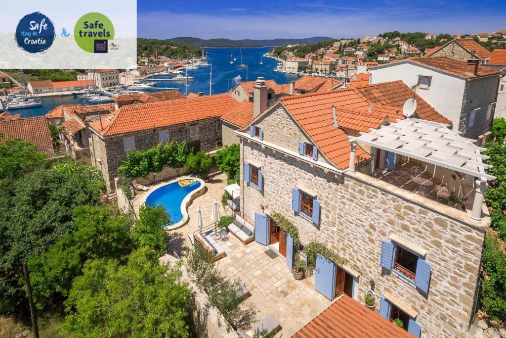 Milna (Brac) Villa | Villa Vicina - Historic Stone Villa with Pool & Sea Views I Milna