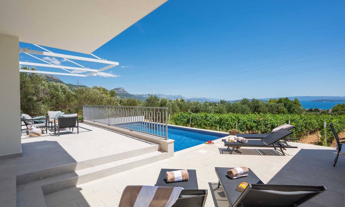 Rudine Villa | Villa Vista Vinea – Private heated pool villa close to Split and Trogir