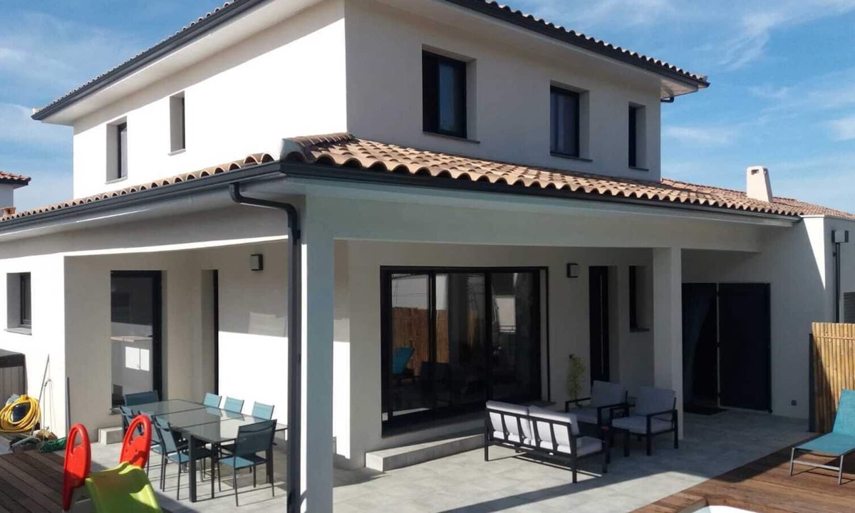 Saint-Laurent-d'Aigouze Villa | Villa with swimming pool in Petite Camargue