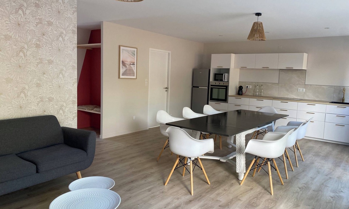 Saint-Vincent-sur-Jard Villa | Villa with sea access and spa