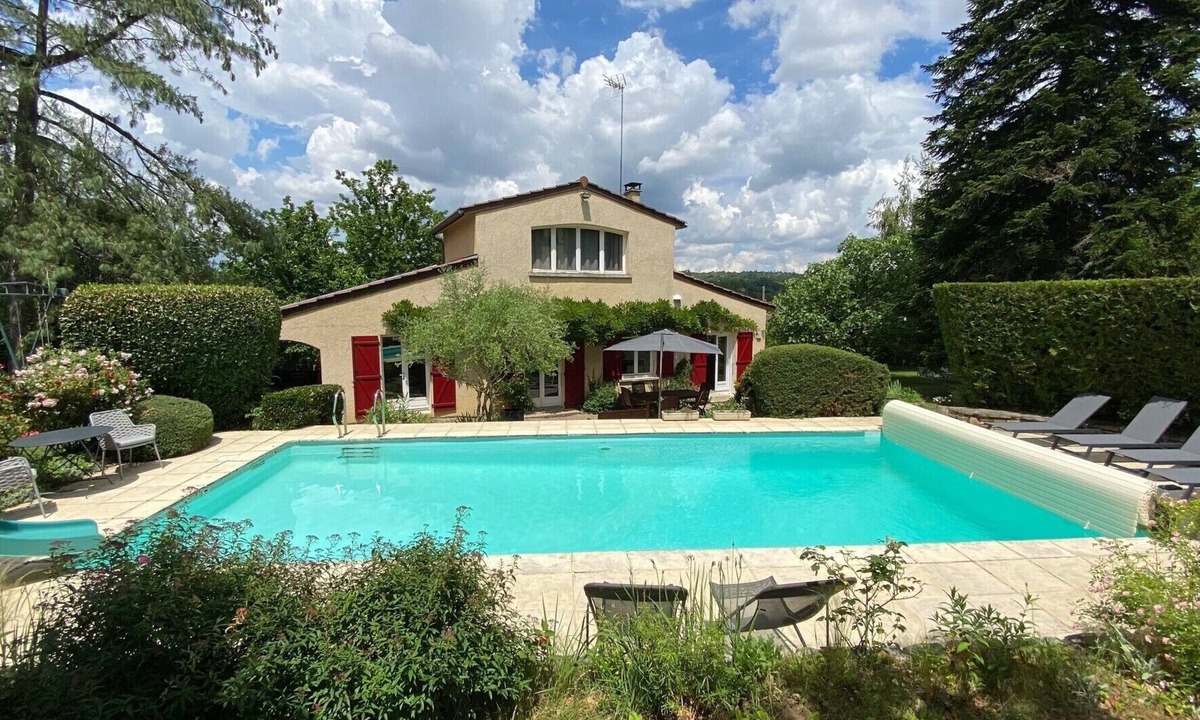 Saint-Just-Chaleyssin Villa | Villa with pool and garden - 30' from Lyon