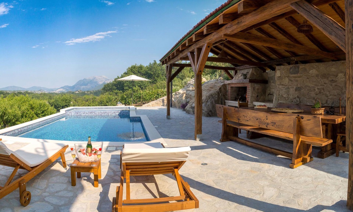 Zvecanje Villa | Villa with a view to nature, hydromassage heated pool, authentic stone property