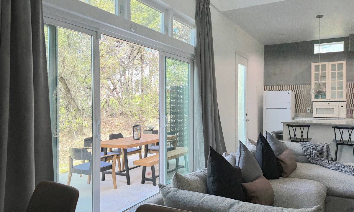 Hughes Park Lake Villa | Villa with easy access to Lake Travis