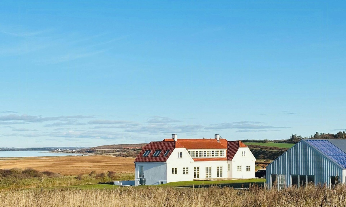 Logstor House | Villa with fjord view by Frederik VII's Canal