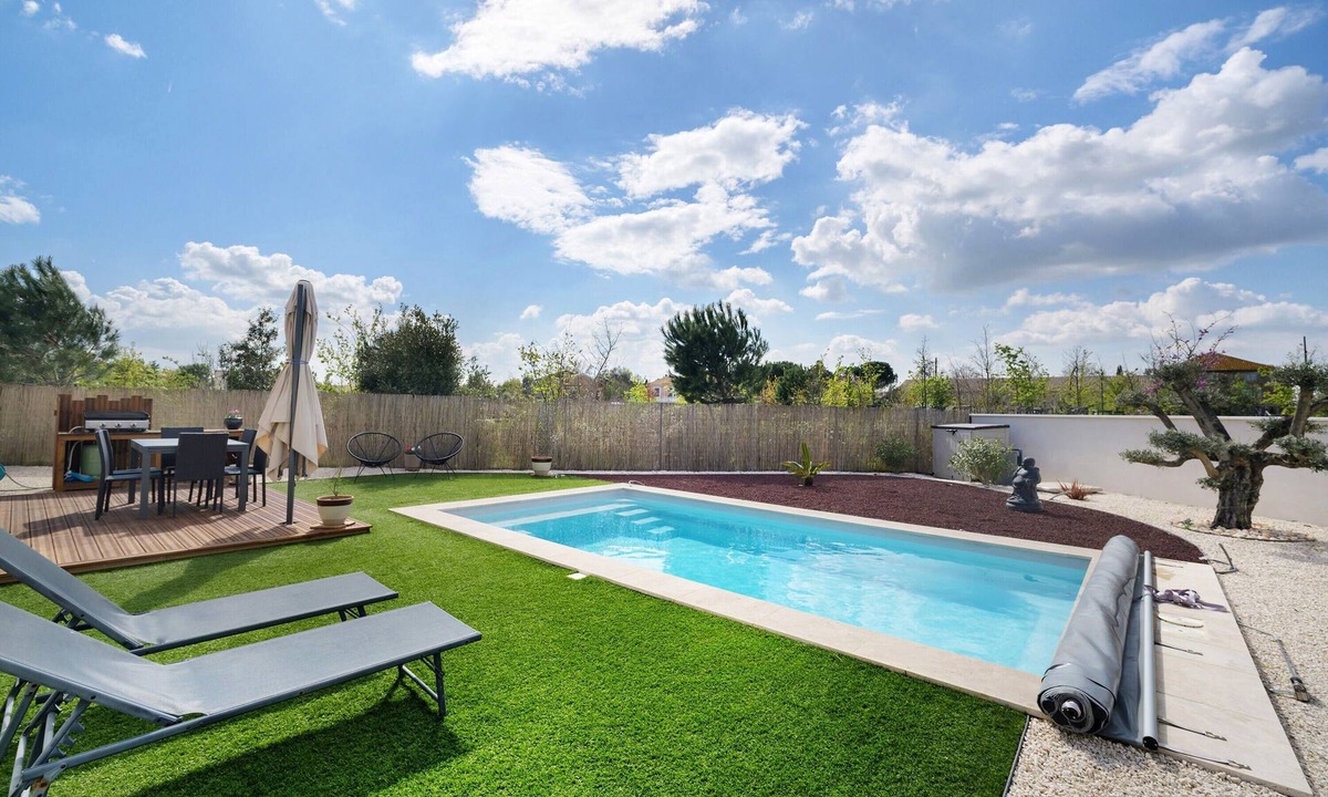 Le Somail Villa | Villa with Pool, Spa and Sauna