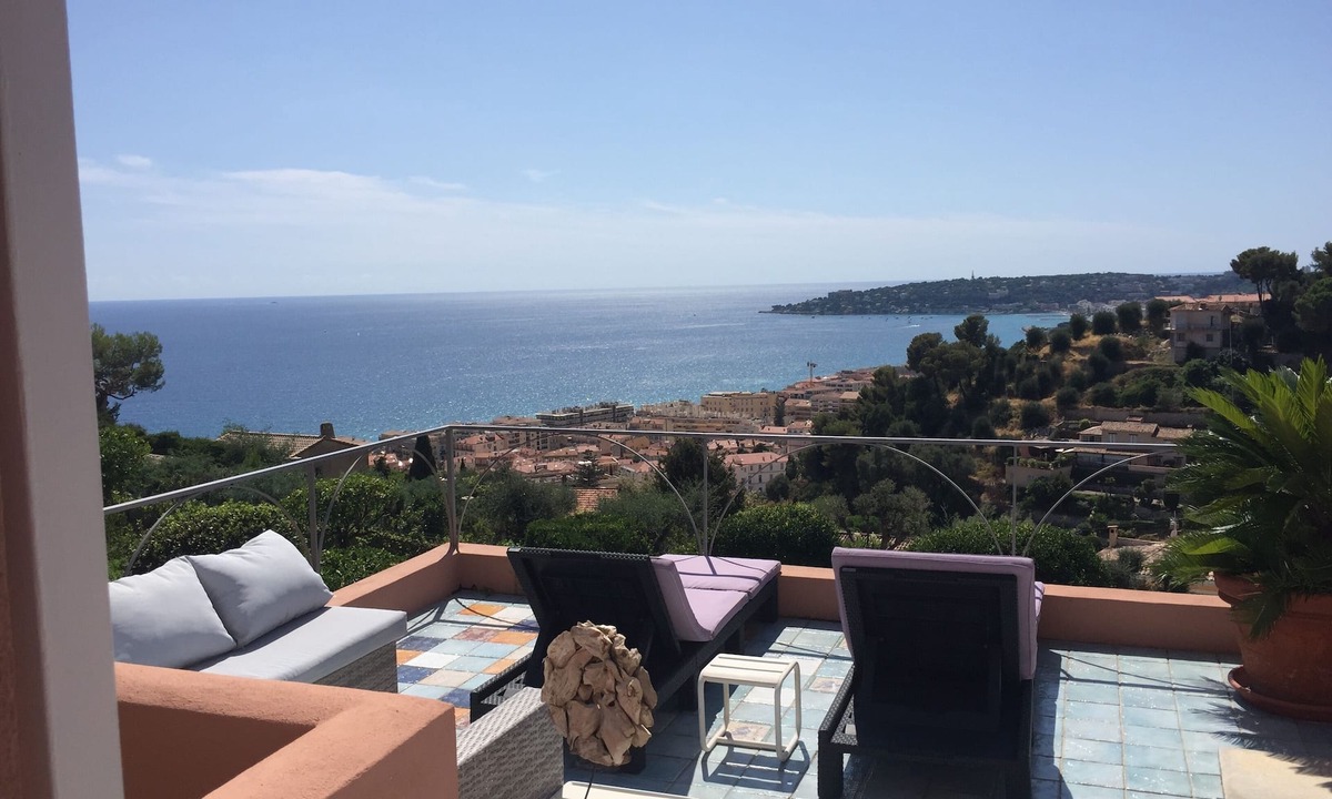Menton House | Villa with garden, 12-minute walk from the beach, magnificent sea view.