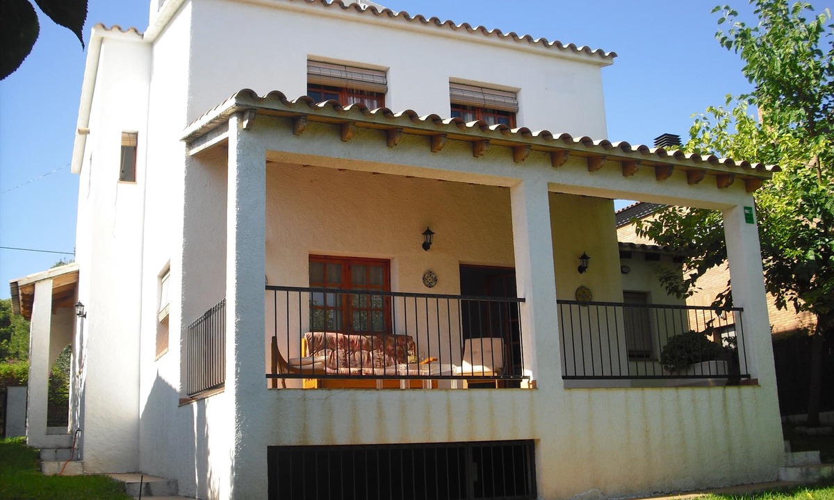 Roda de Bara Ski Chalet | Villa with garden in Costa Daurada