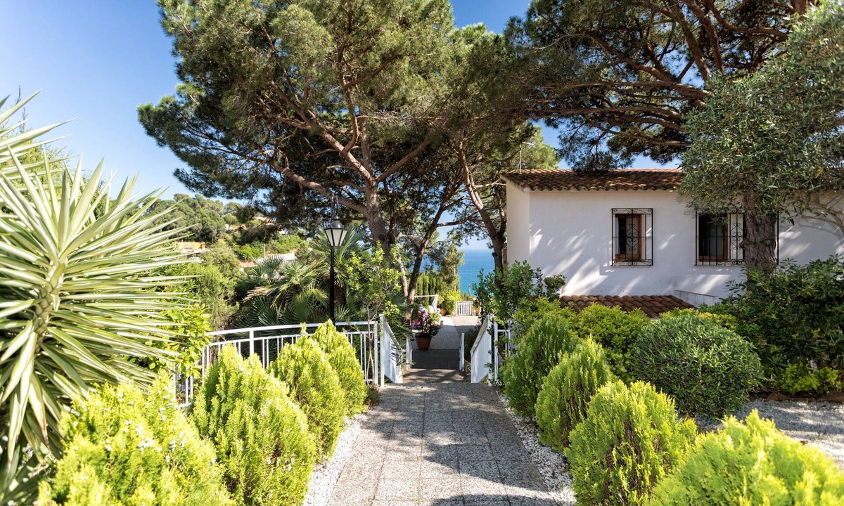 Tossa de Mar Villa | Villa with great sea view and heated swimming pool. 9 min by walk to the beach.