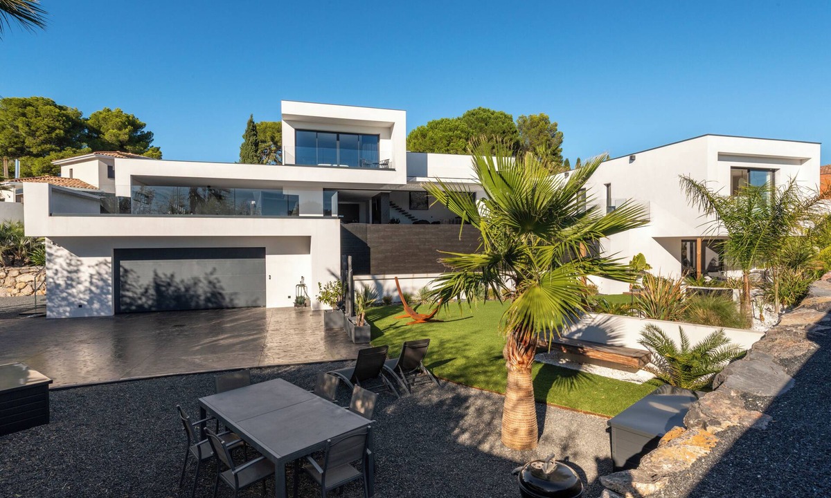 Thezan-les-Beziers Villa | Villa with heated pool, sauna, jacuzzi & cinema - Béziers/Cap d'agde