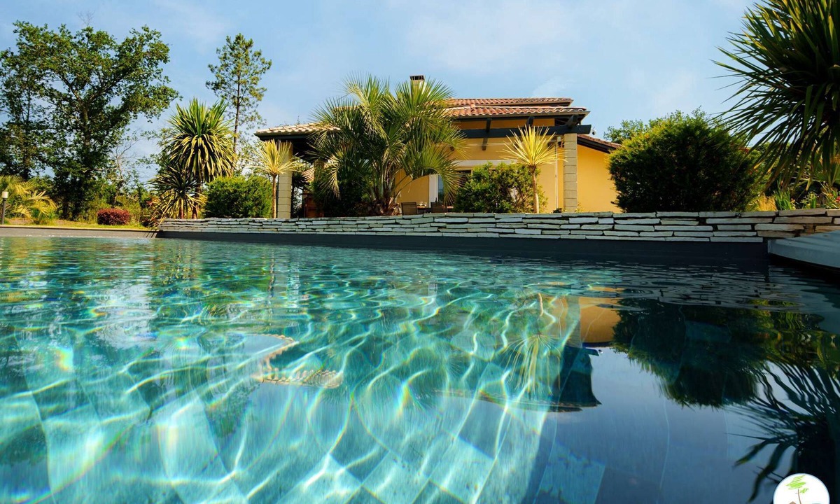 Parentis-en-Born House | Villa with heated pool, 5-star rated, for 12 people