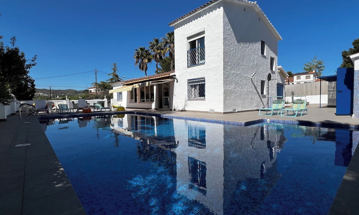 El Roc de Sant Gaieta House | Villa with huge private pool 5 m x 11 m, 800 yards from beach with Wifi