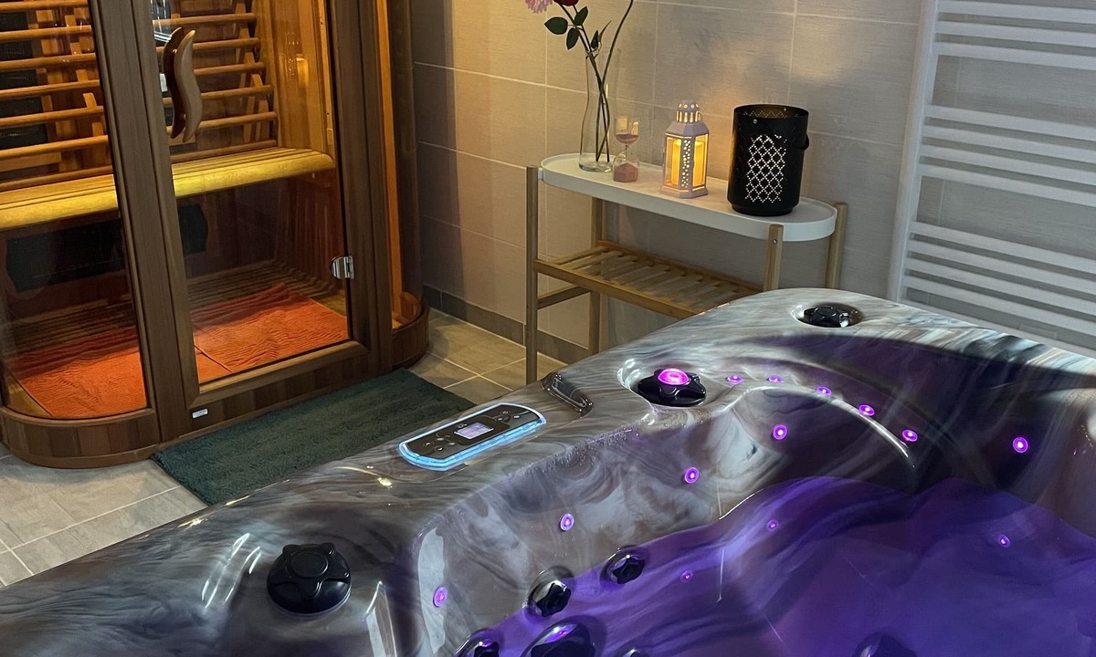 Blainville-sur-Mer House | Villa with private jacuzzi & sauna