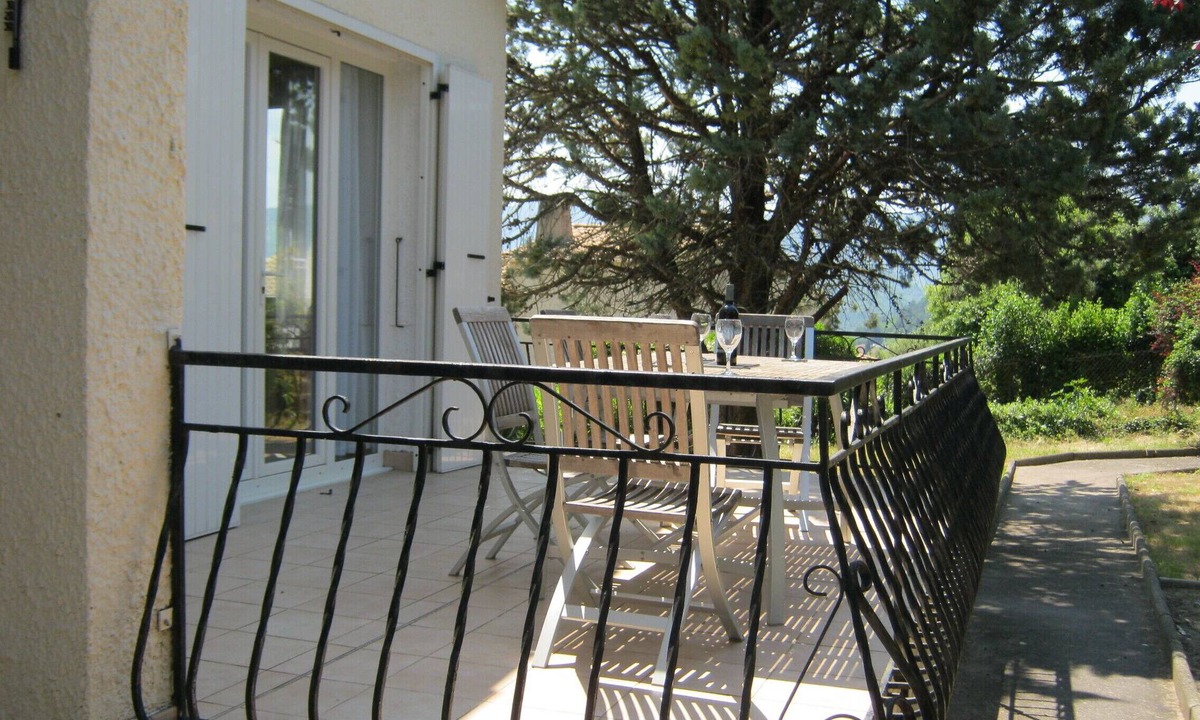 Bedarieux (ornac) Villa | Villa with pool and appartment, stunning views on the edge of a town.