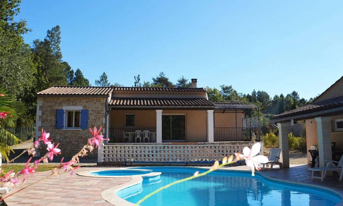 Vagnas House | Villa with pool and AC, pets allowed