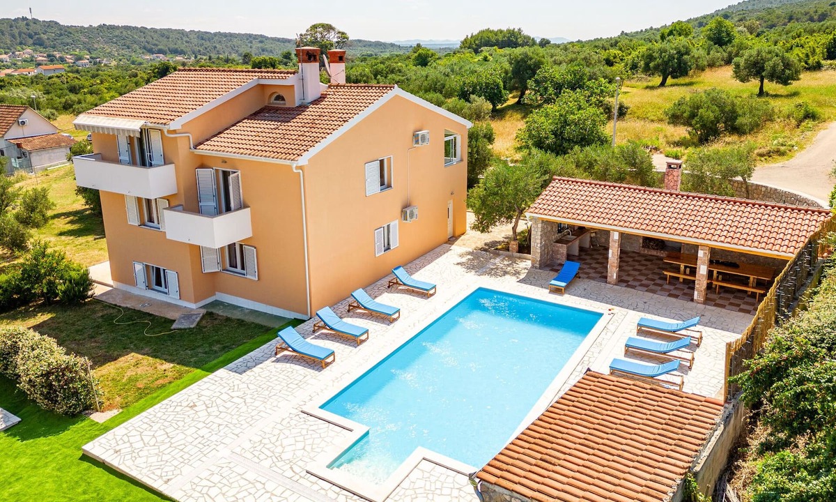 Mrljane Villa | Villa with pool and outdoor kitchen