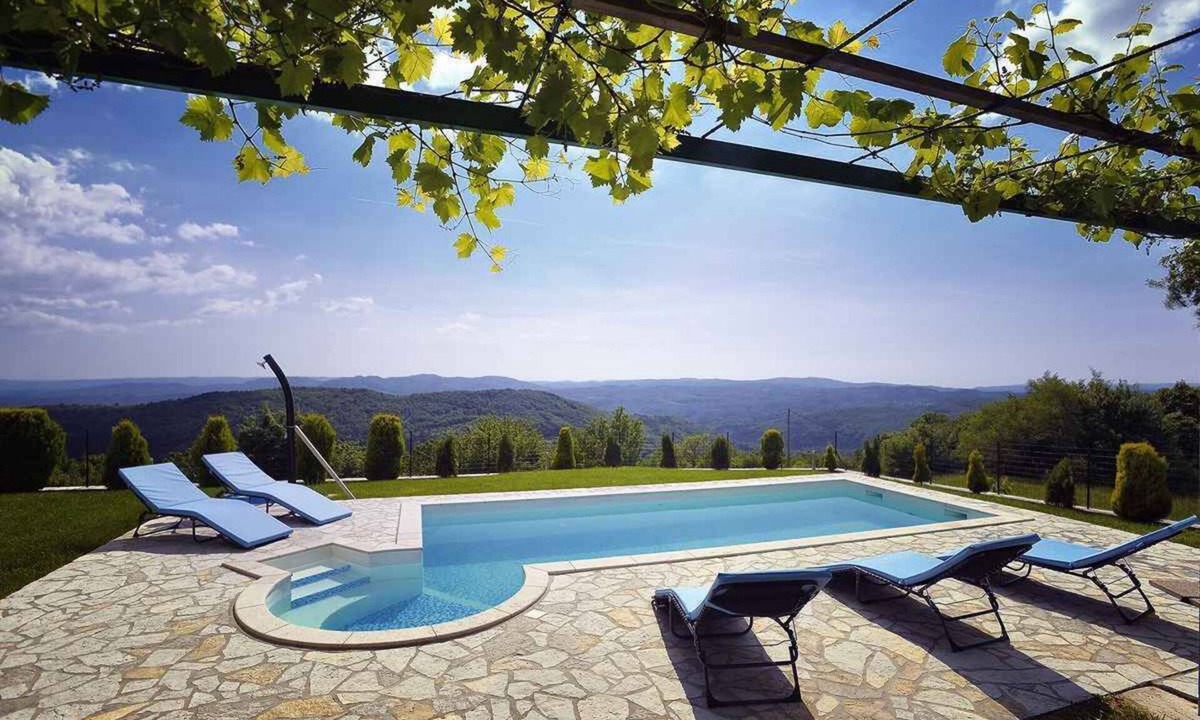 Dolenja Vas Villa | Villa with pool and panoramic view