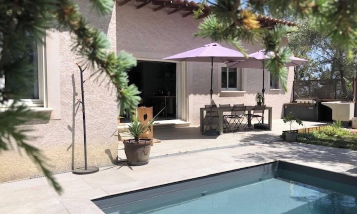 Langlade House | Villa with pool, billiards and table soccer