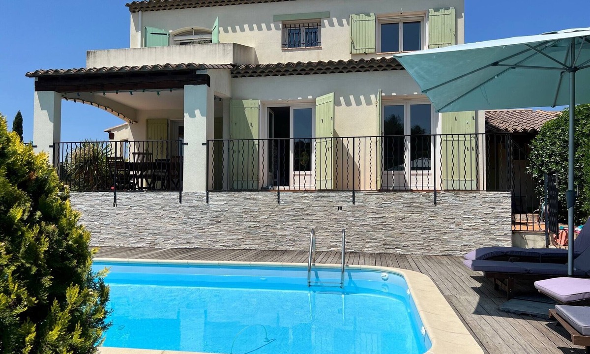 Castelnau-le-Lez Villa | Villa With Pool and Views Over Park in Quiet Area