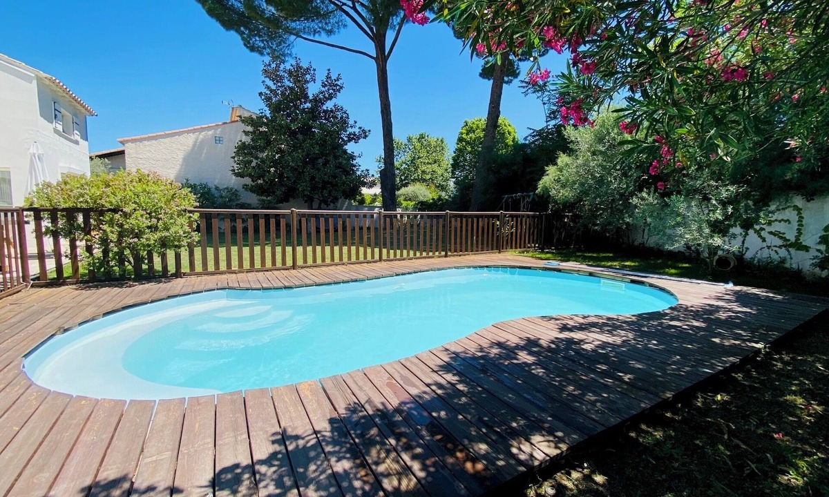 La Grande-Motte Villa | Villa with pool between golf course and beach