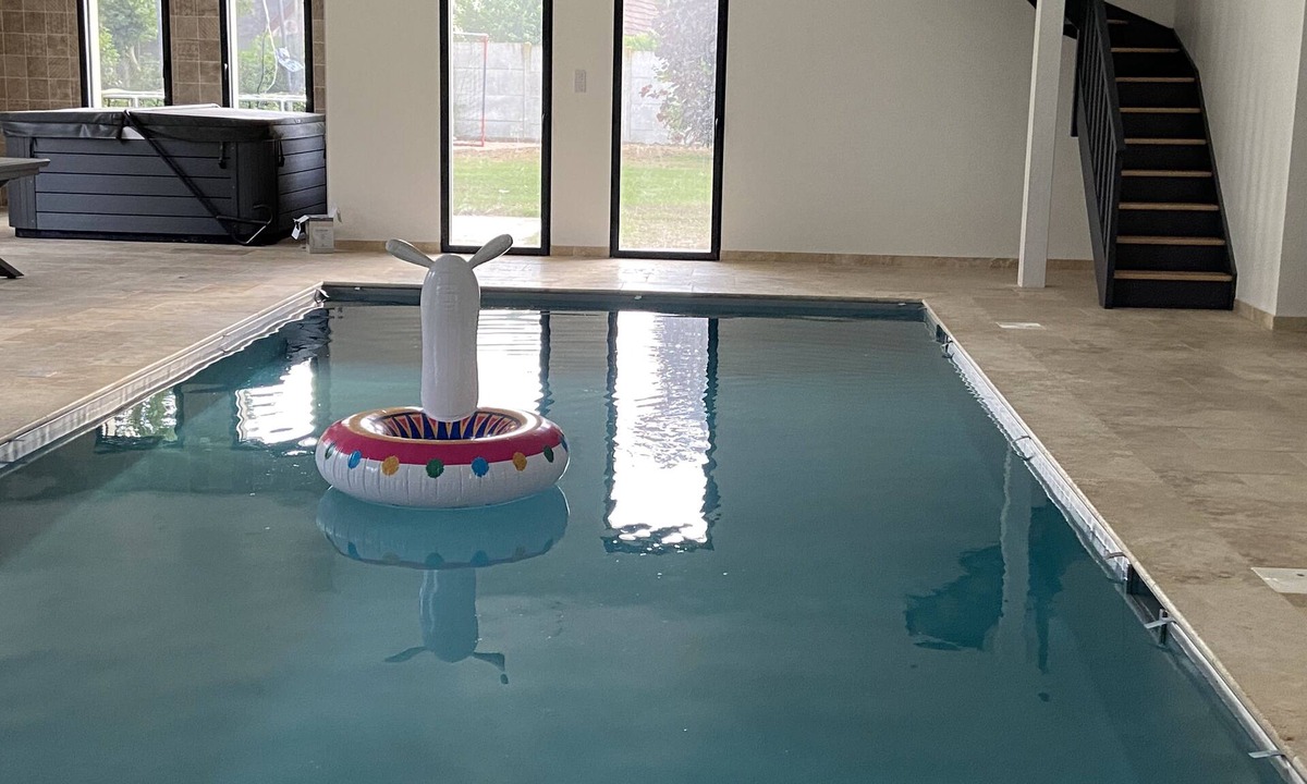 Nogent-sur-Eure Villa | Villa with pool and spa