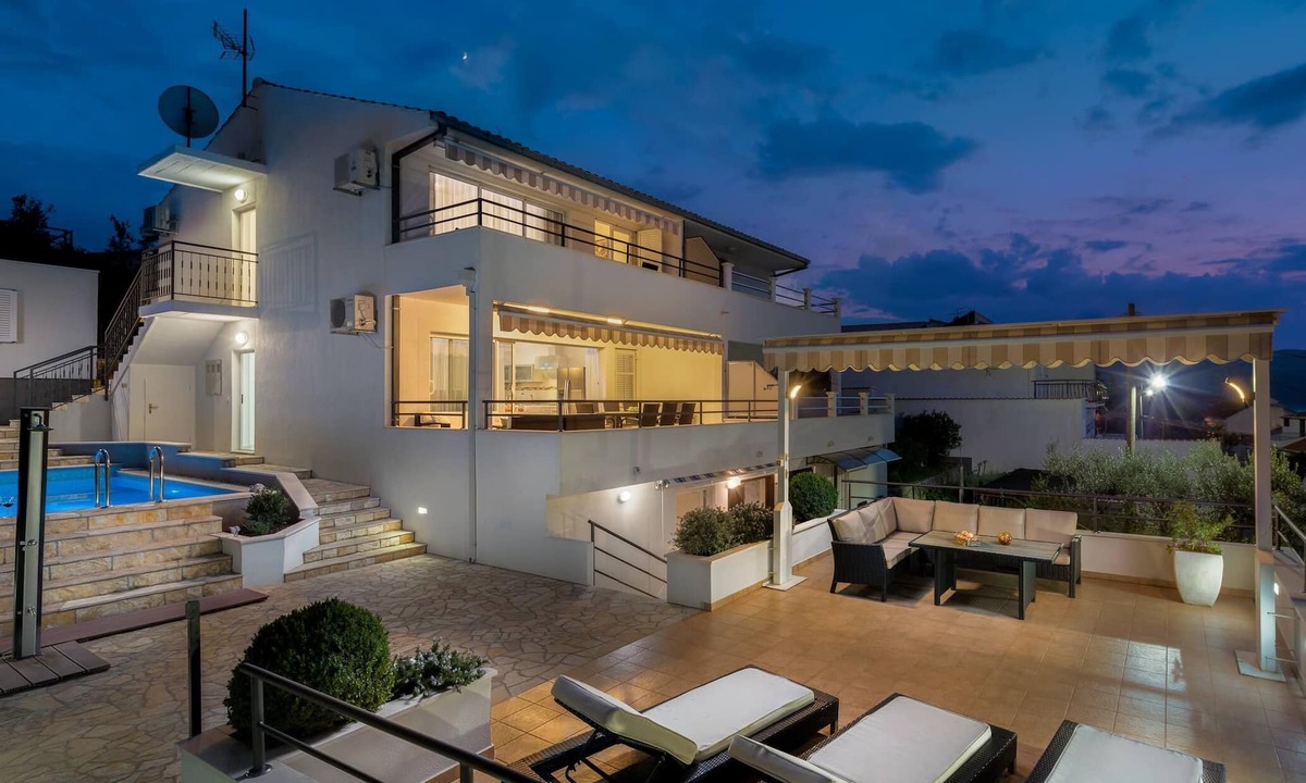 Seget Vranjica Villa | Villa with private swim pool, 40 meters from the sea