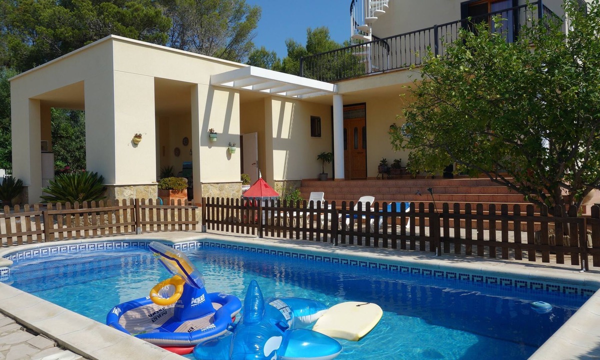 Les Tres Cales Villa | Villa with private protected pool, 200 m from the beach, air conditioning