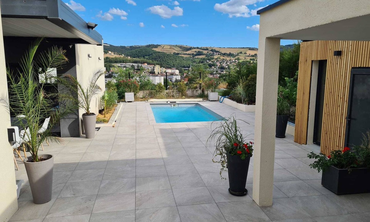 La Ricamarie Villa | Villa with Private Pool & Cinema Room