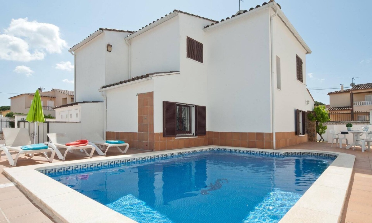 L'Escala Villa | Villa with private swimming pool.HUTG-015590