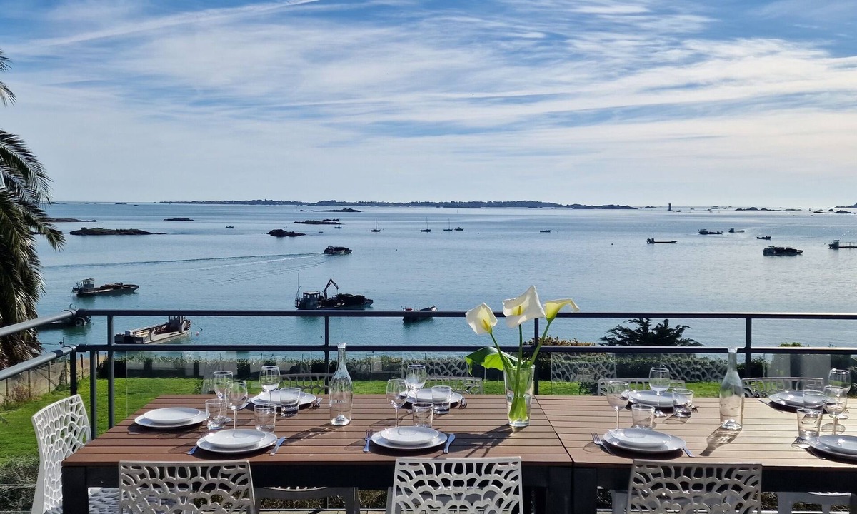 Lanmodez House | Villa with sea view and access