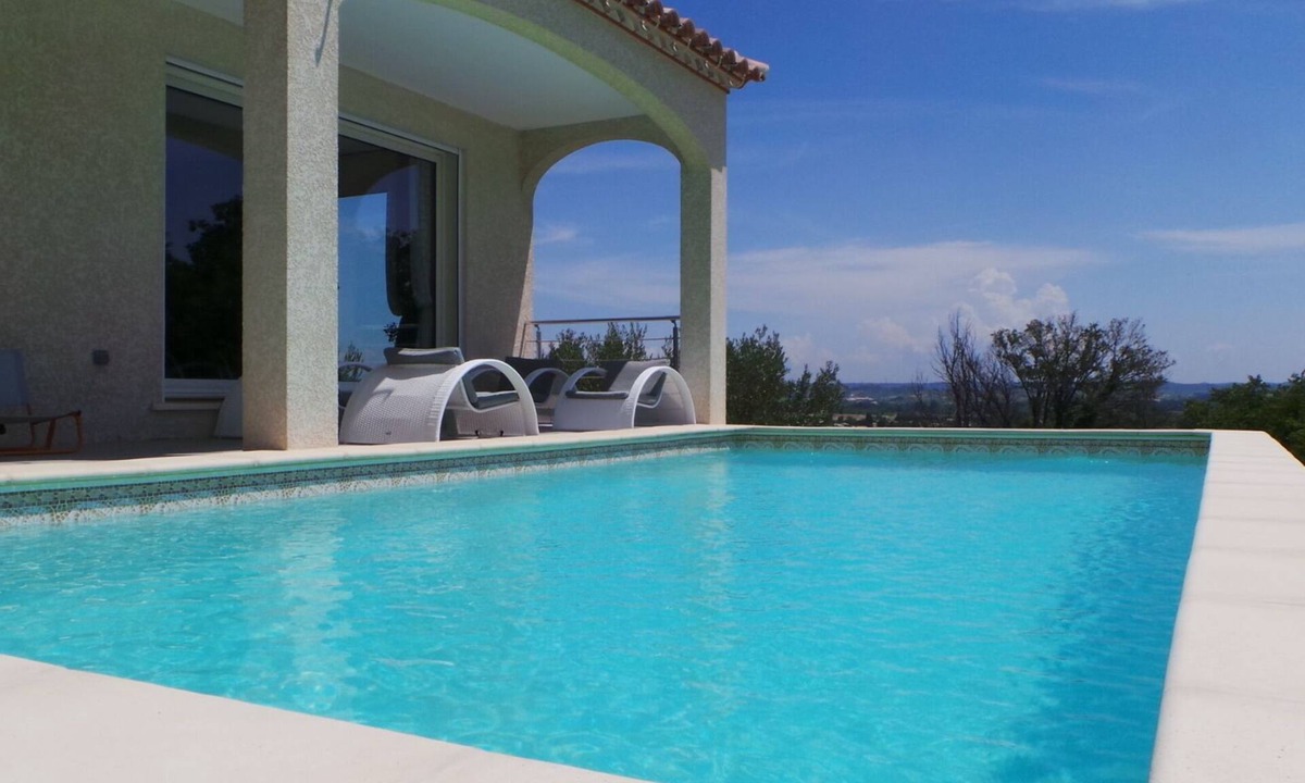 Sernhac Villa | Villa with swimming pool, bowling green and panoramic view