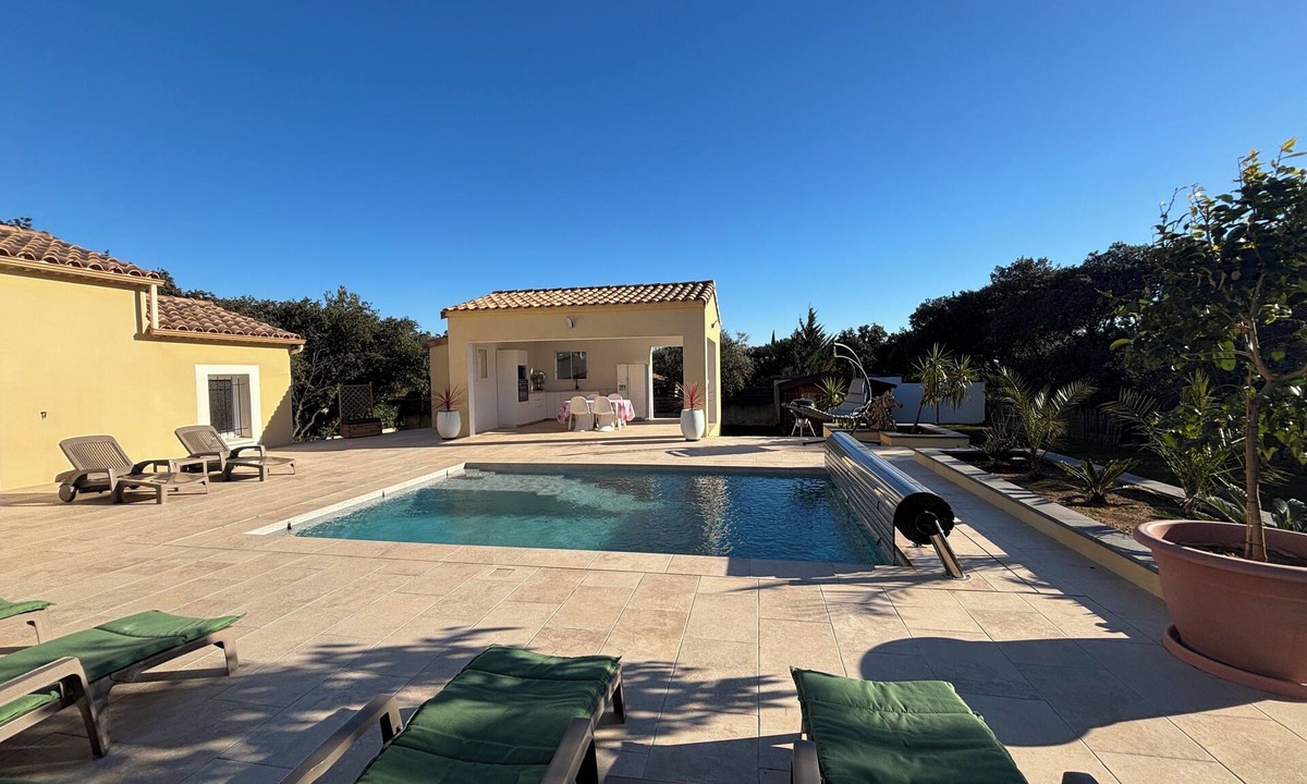 Poulx House | Villa with swimming pool, pool house, air conditioning