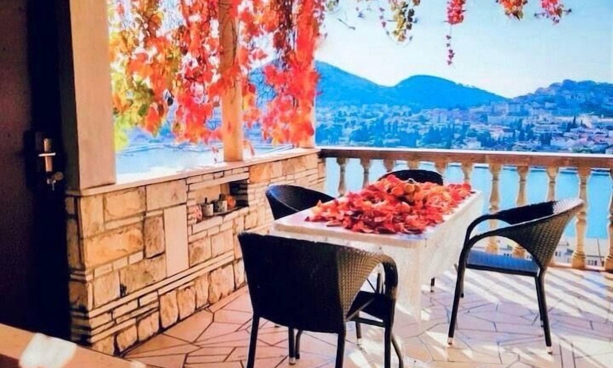Gruz House | Villa with view of the water