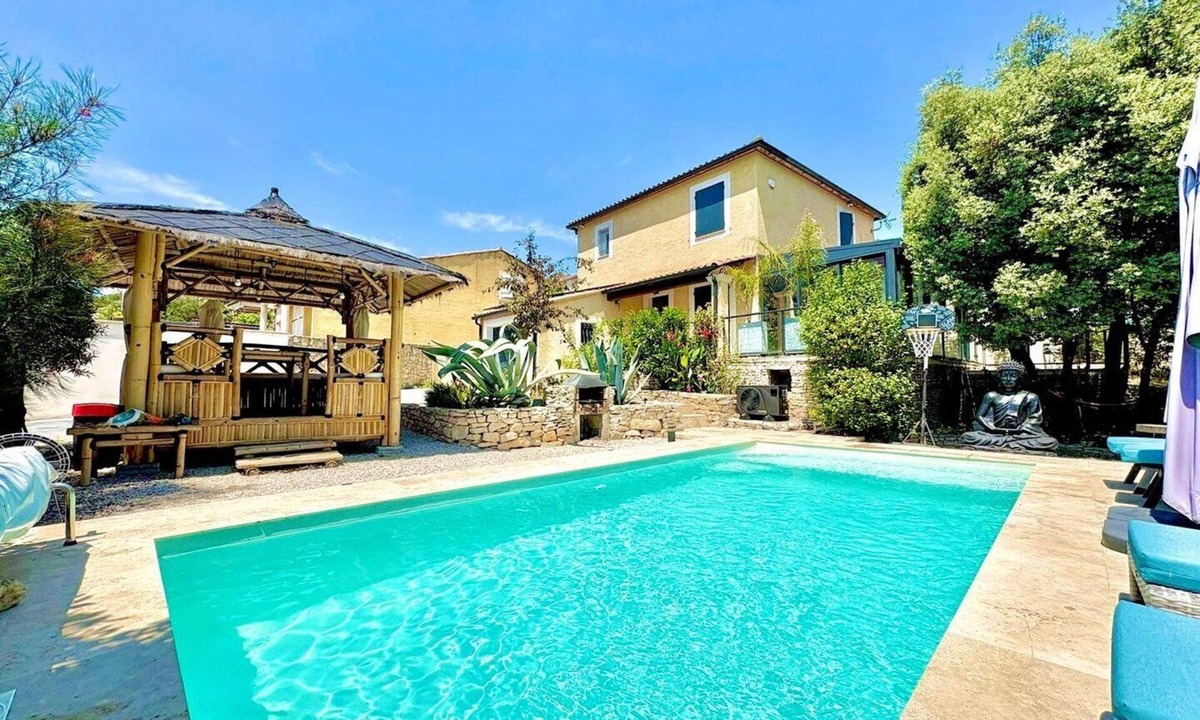 Caremeau Villa | Villa Zénith, Swimming Pool & Bamboo Hut