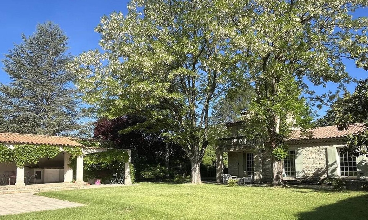 Dauphin Villa | Villacacias – Charming Provençal Villa with Private Pool (6–8 Guests)