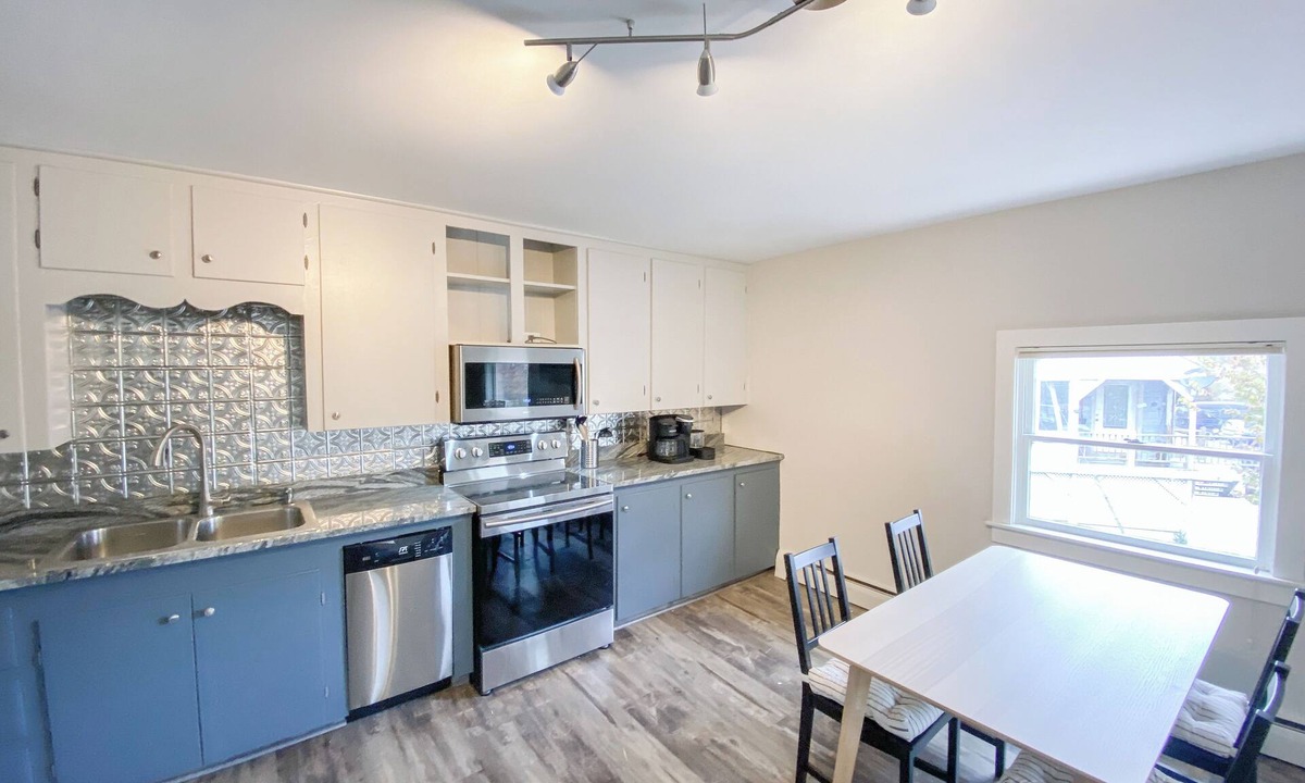 Kingfield Apartment | Village 2-Bedroom with Riverview