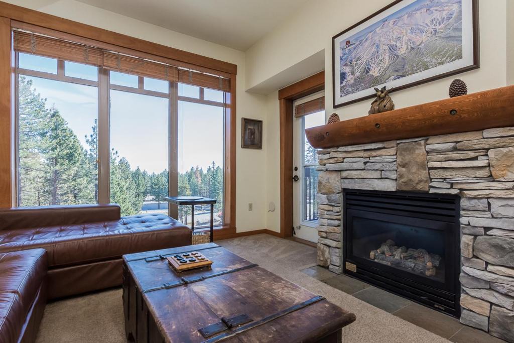 Mammoth Lakes House | Village 2409