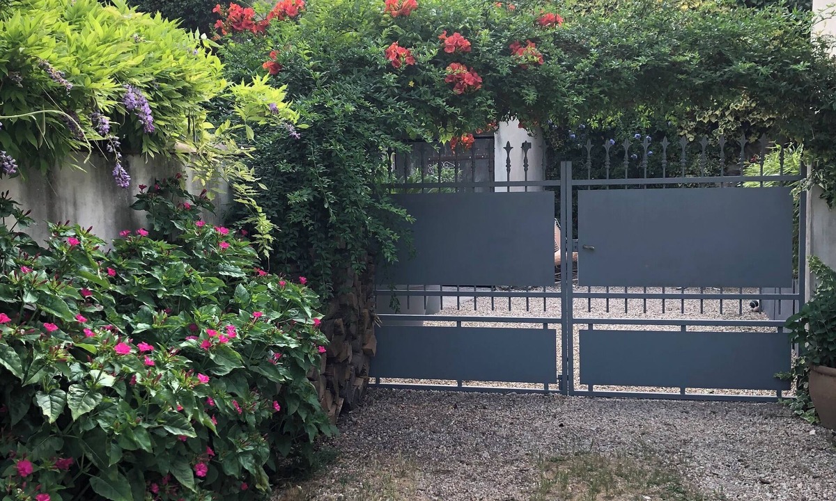 Barbentane House | Village farmhouse near Avignon