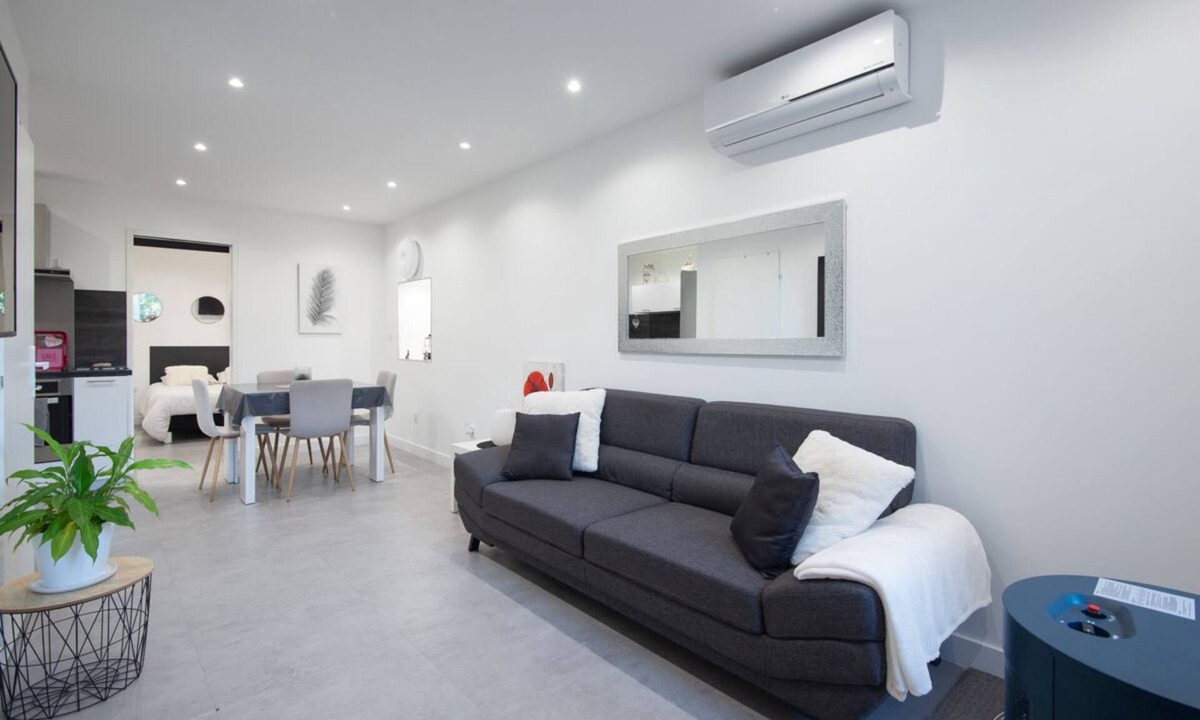 Villeneuve-les-Avignon House | village house