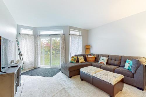 Warren Apartment | Village Gate 102