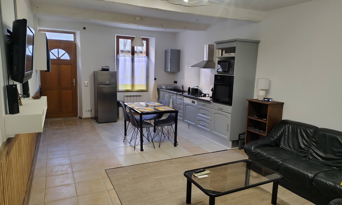 Montesquieu-Volvestre House | Village house