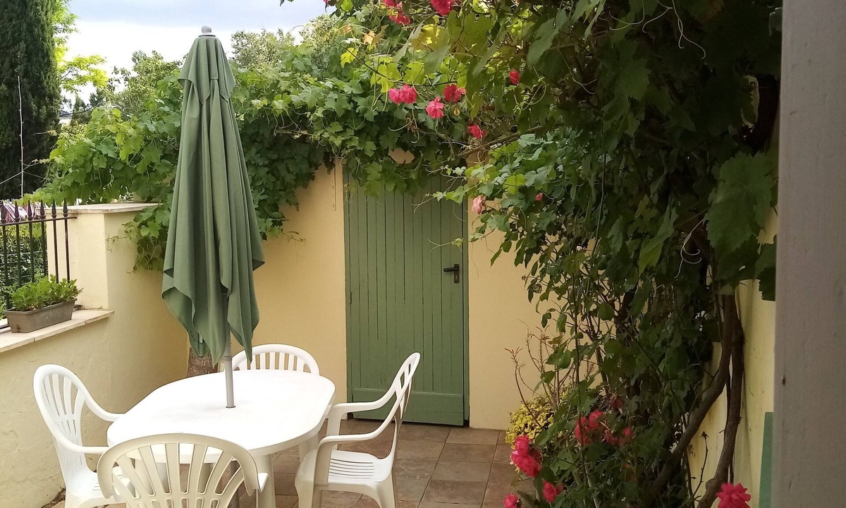 Saint-Michel-de-Lanes House | Village house