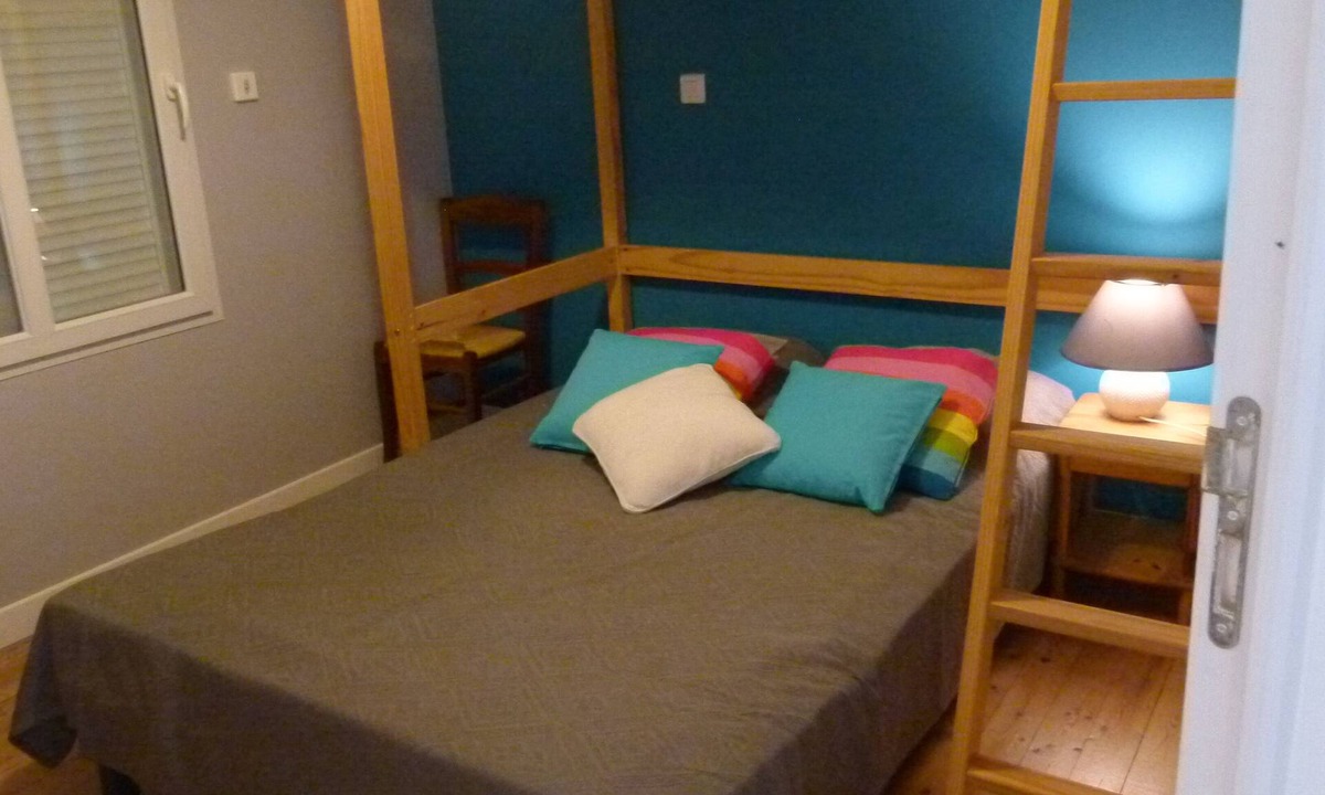 Saint-Come-de-Fresne House | Village house located 500 meters from the sandy beach