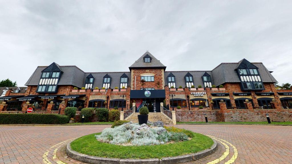 Cheadle Hotel | Village Hotel Manchester Cheadle