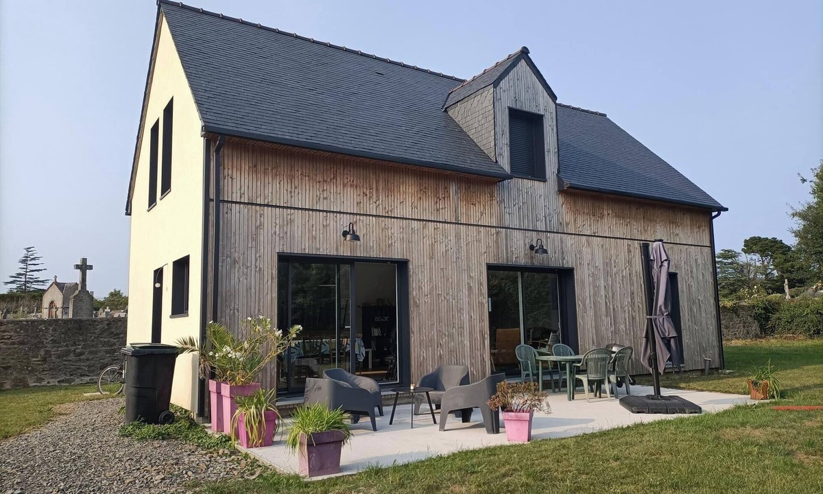 Saint-Briac-sur-Mer House | Village house 5 mn walk from shops and 10 mn from beaches.