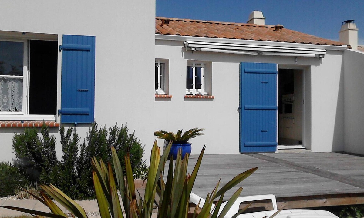 La Tranche-sur-Mer House | Village house for 6 in La Terrière, pets allowed