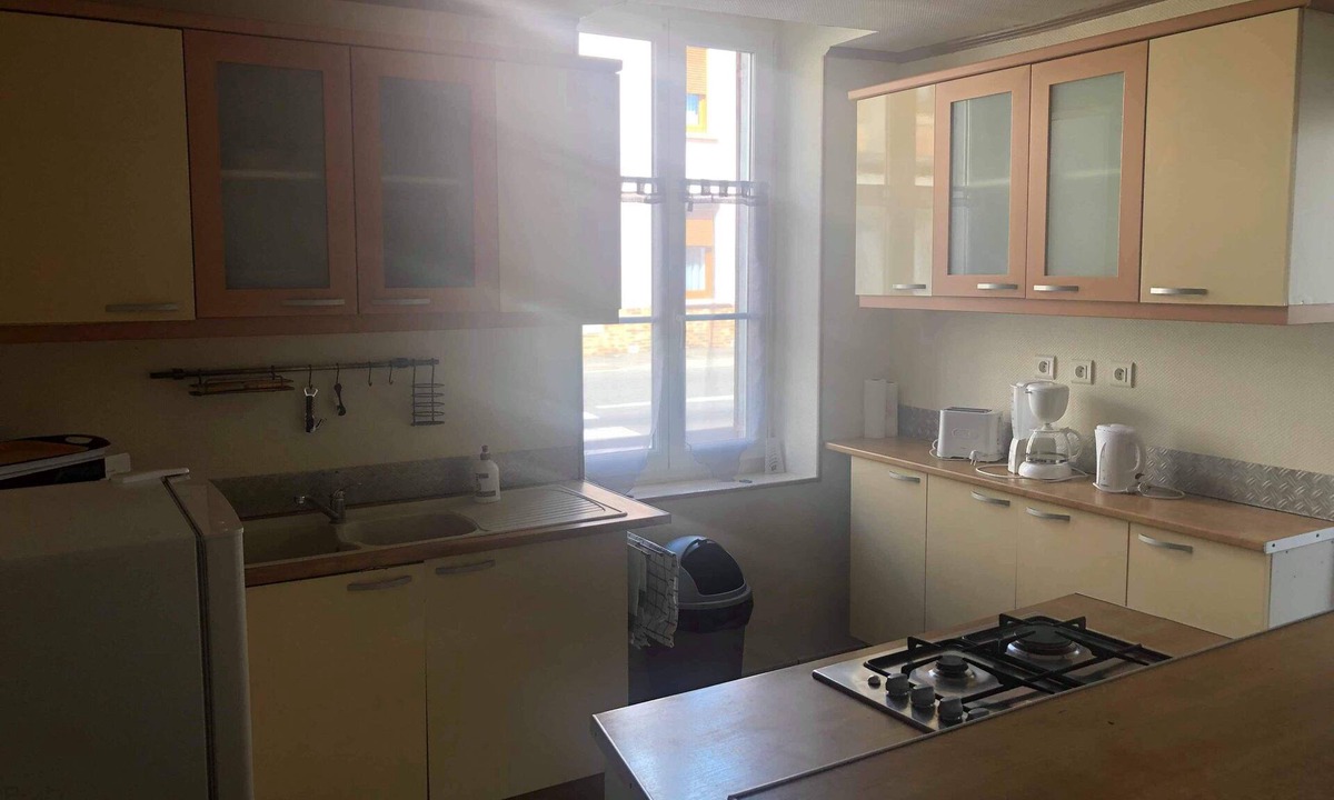 Le Donjon House | VILLAGE HOUSE