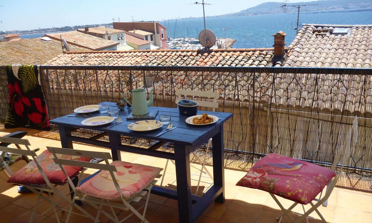 Bouzigues House | Village house in Bouzigues- Large Terrace- view on the pond and Sète