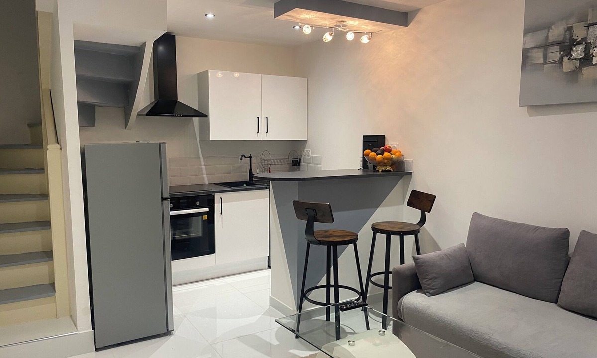 Trebes House | Village house(trebes)